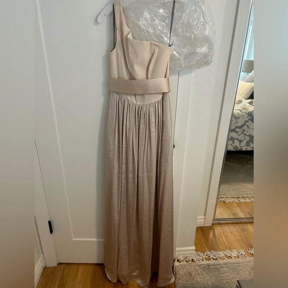 Vera Wang one shoulder champagne silk bridesmaids dress size 0 - Picture 1 of 5